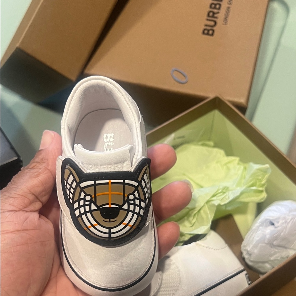 Burberry Baby Shoes with Bear Design - White and Black